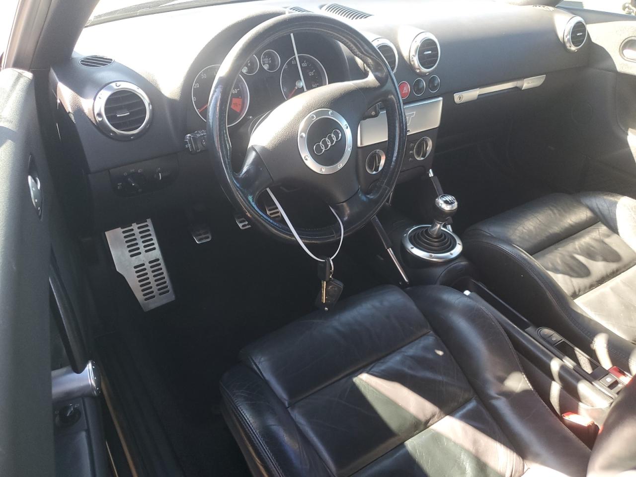 Фото: TRUUT28N311037162