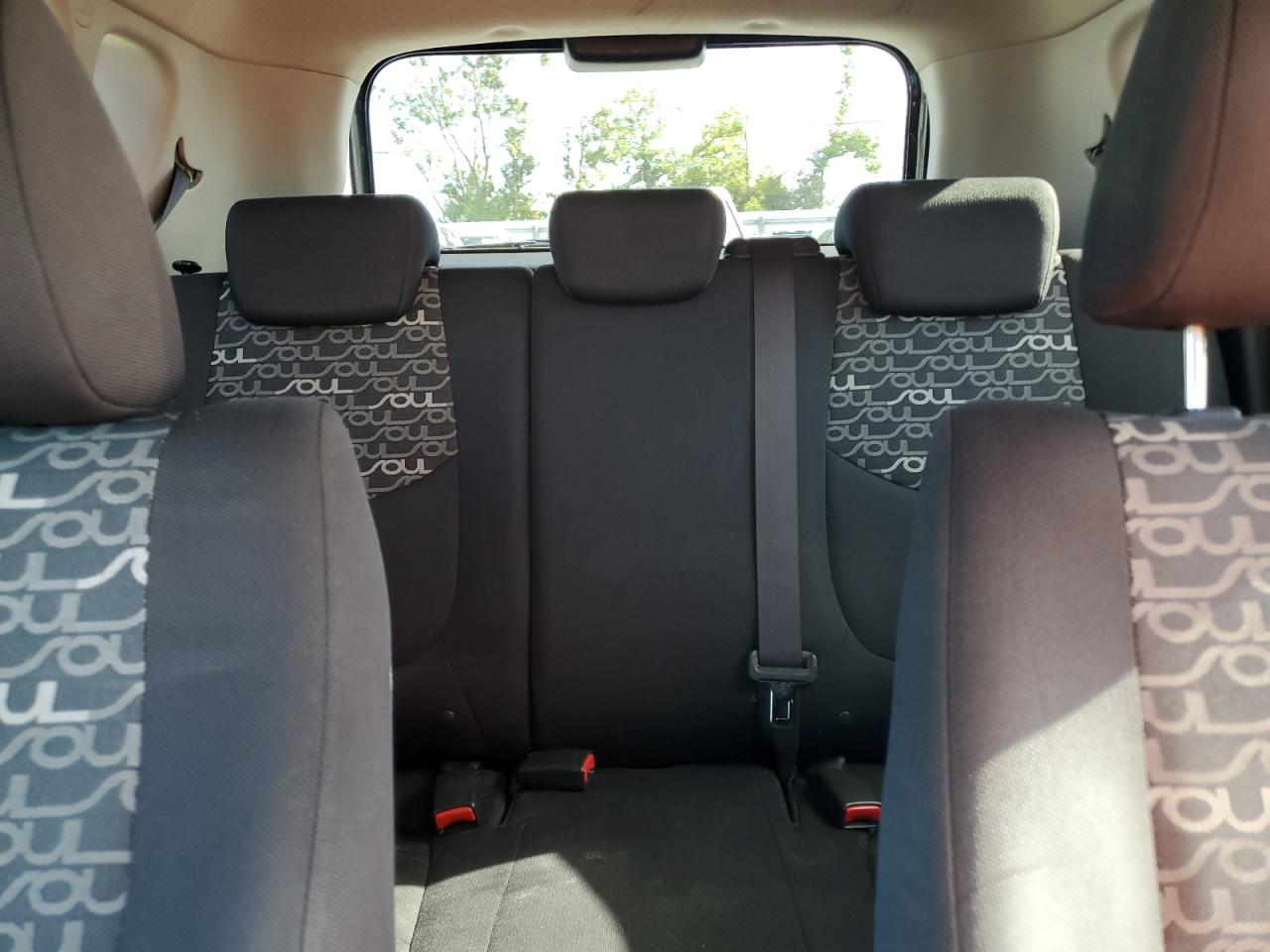 2010 Kia Soul + VIN: KNDJT2A2XA7115902 Lot: 85926455