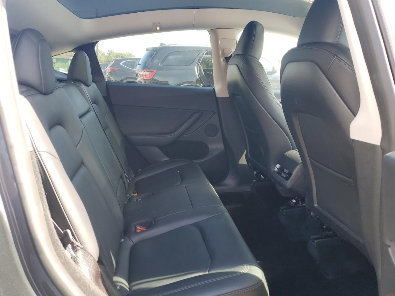 2023 Tesla Model Y VIN: 7SAYGDEE2PF860944 Lot: 84744005