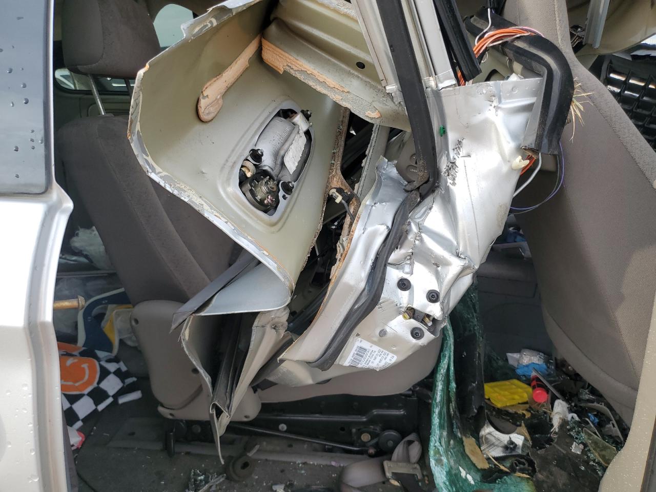 2002 Chrysler Voyager Lx VIN: 1C4GJ45372B731134 Lot: 82701695