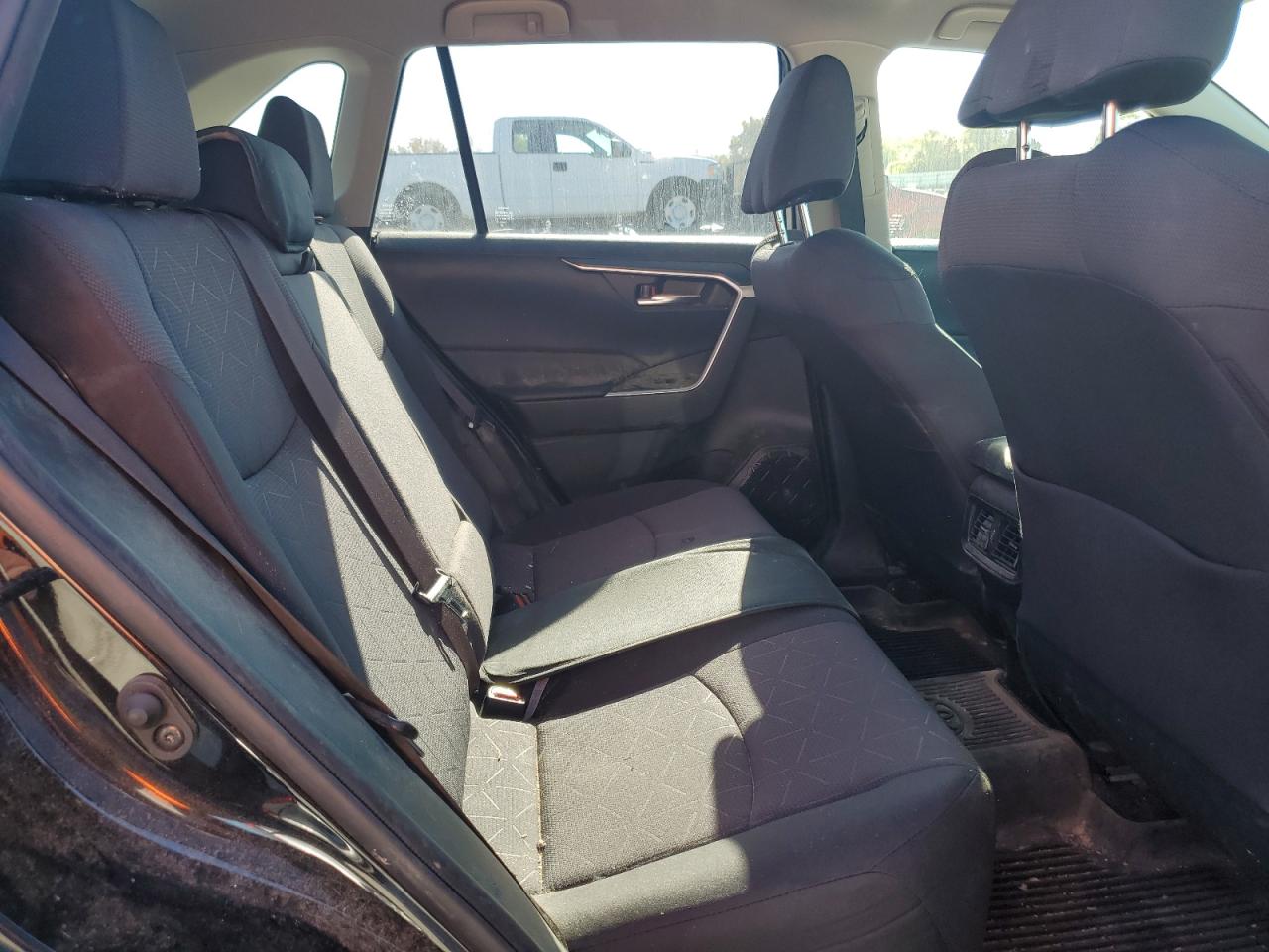 2020 Toyota Rav4 Xle VIN: JTMP1RFV8LJ037475 Lot: 90684035