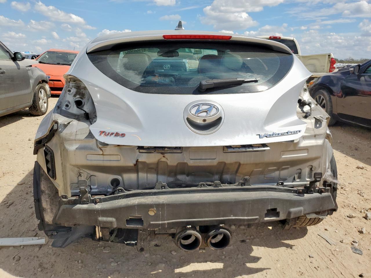 2015 Hyundai Veloster Turbo VIN: KMHTC6AE6FU226266 Lot: 82300905