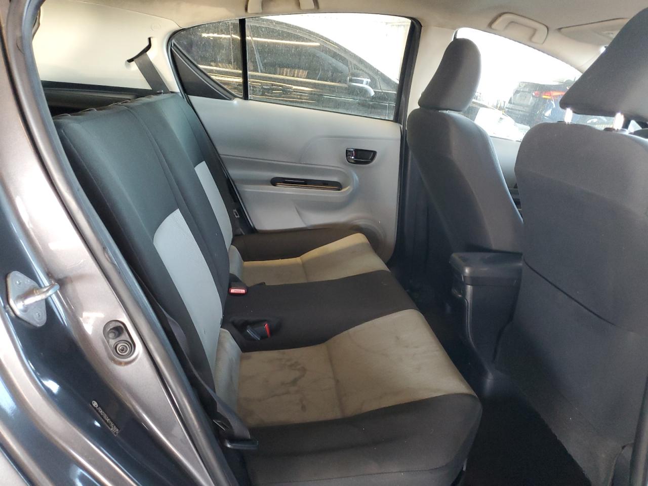 2013 Toyota Prius C VIN: JTDKDTB34D1553935 Lot: 82657405