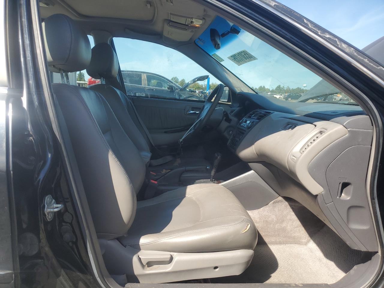 1998 Honda Accord Ex VIN: 1HGCG1657WA030196 Lot: 85301735