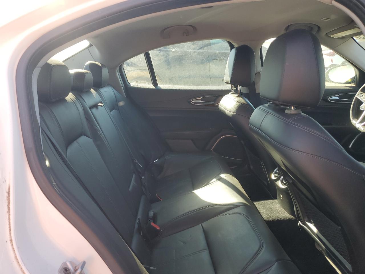 2018 Alfa Romeo Giulia VIN: ZARFAEBN4J7565010 Lot: 82674385