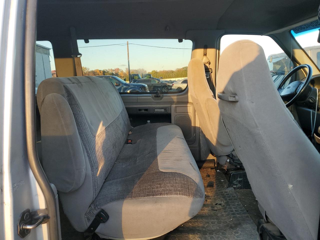 1998 Ford Econoline E350 Super Duty VIN: 1FBSS31S5WHB70678 Lot: 90042505