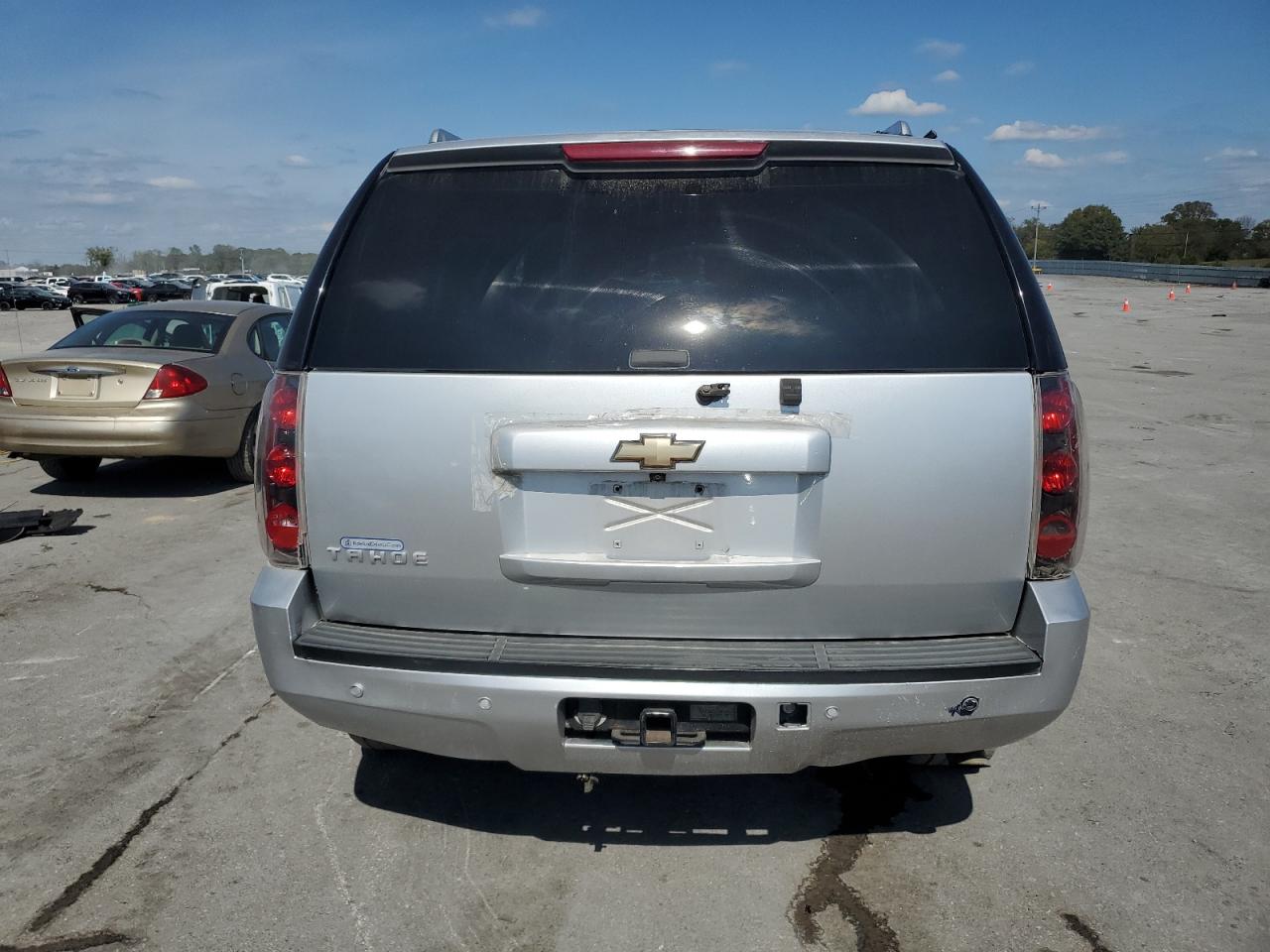 2011 GMC Yukon Denali VIN: 1GKS1EEFXBR345832 Lot: 82387665