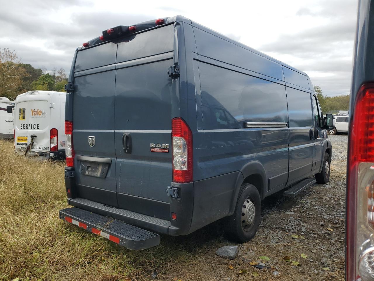 Фото: 3C6URVJG2LE136567