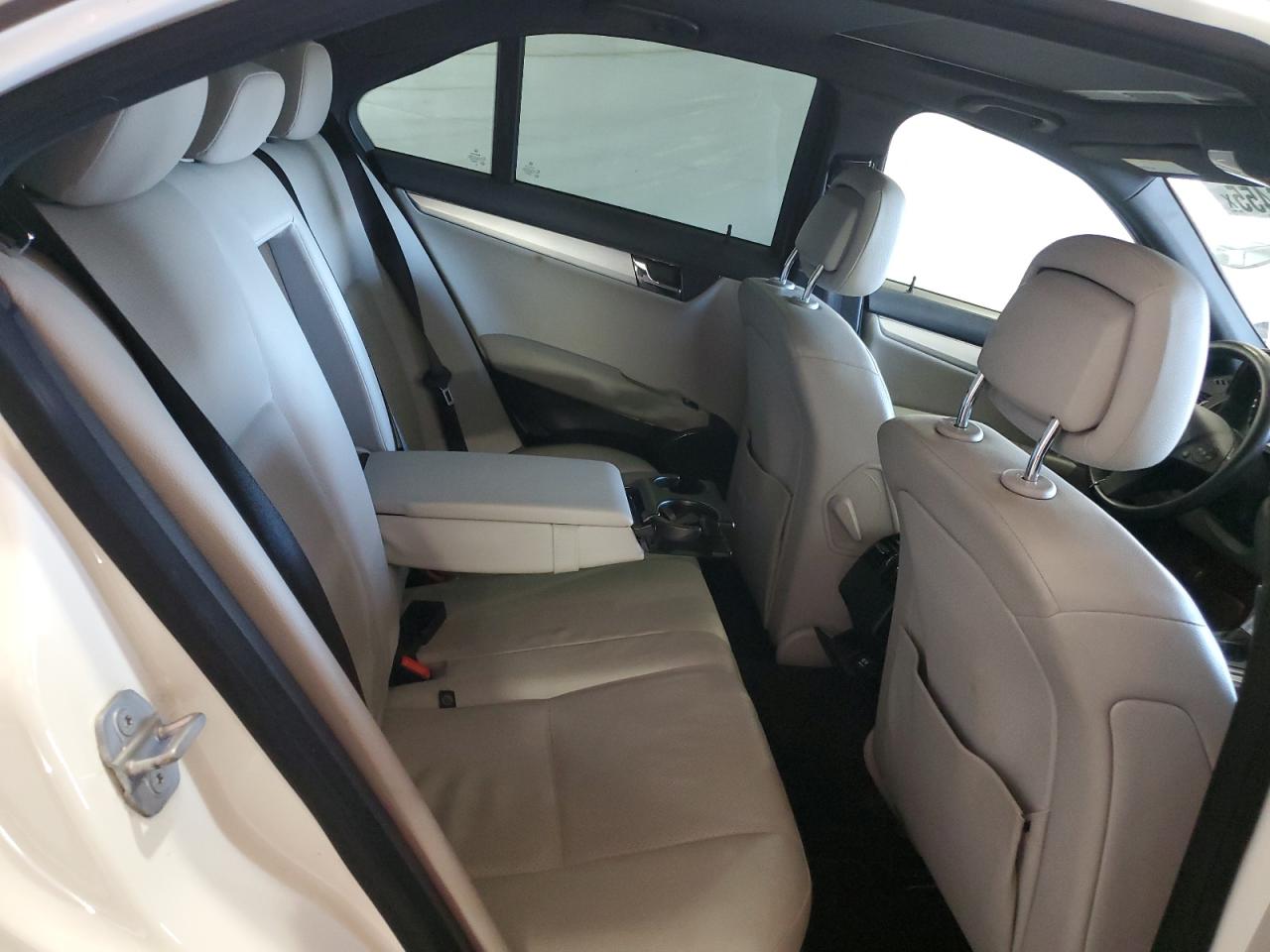 2010 Mercedes-Benz C 300 VIN: WDDGF5EB0AR087809 Lot: 82696455