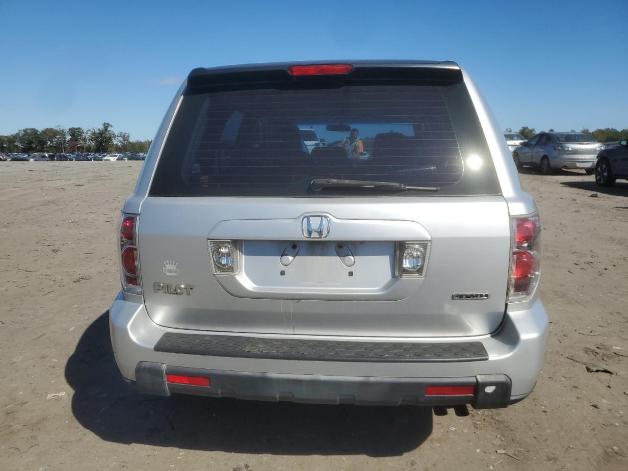 2006 Honda Pilot Lx VIN: 2HKYF181H6H561088 Lot: 83757335