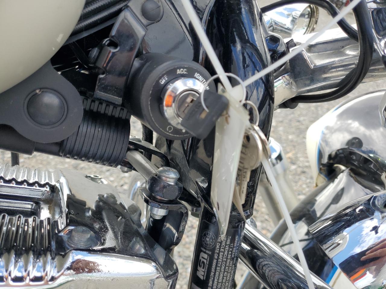 2014 Harley-Davidson Xl1200 T VIN: 1HD1LL327EC430414 Lot: 86158975