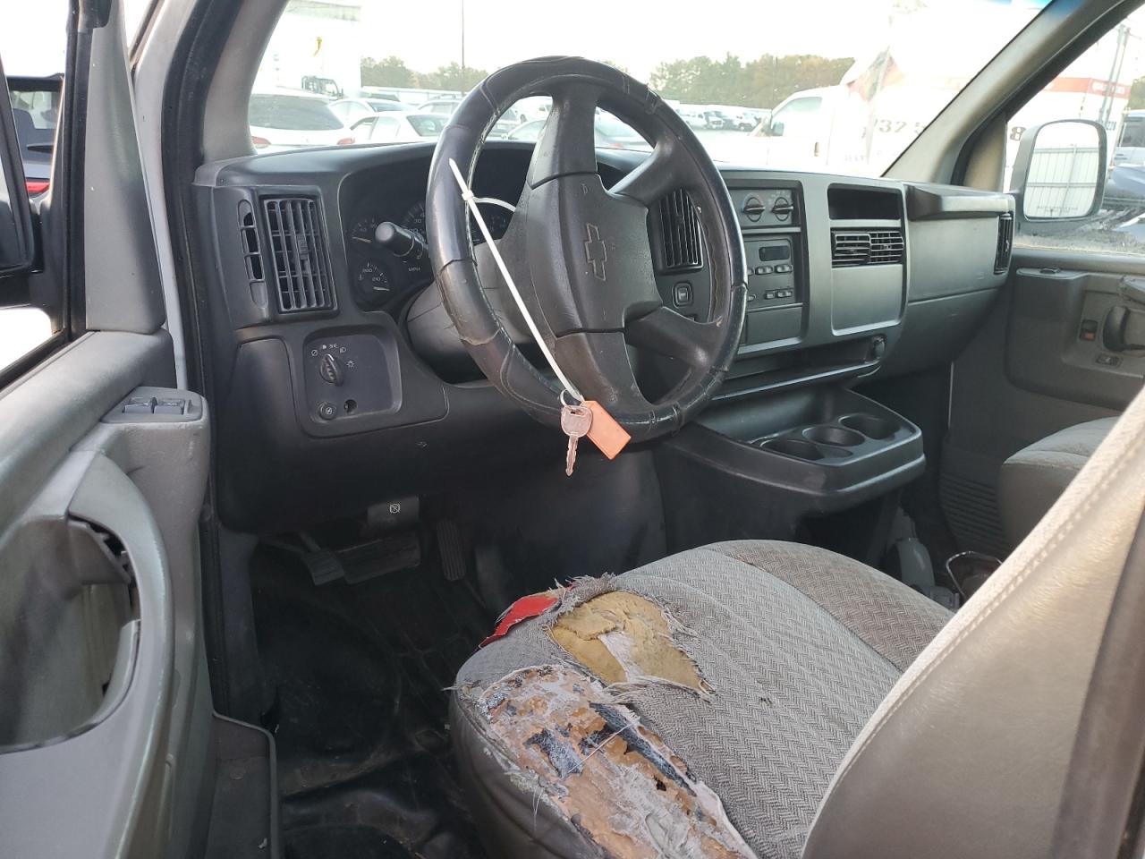 2003 Chevrolet Express G2500 VIN: 1GCFG25T831220103 Lot: 84819985