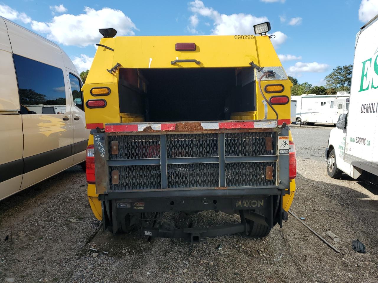 2014 Ford F350 Super Duty Utility / Service Truck VIN: 1FTRF3B61EEA94604 Lot: 87122685