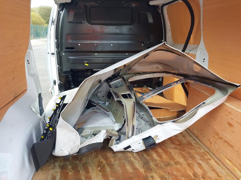 2025 PEUGEOT EXPERT 1.5 BLUEHDI 120 PROFESSIONAL VAN