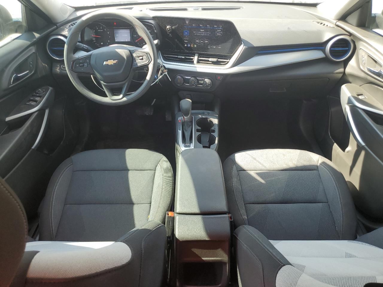 2025 Chevrolet Trax Ls VIN: KL77LFEPXSC070618 Lot: 89730925