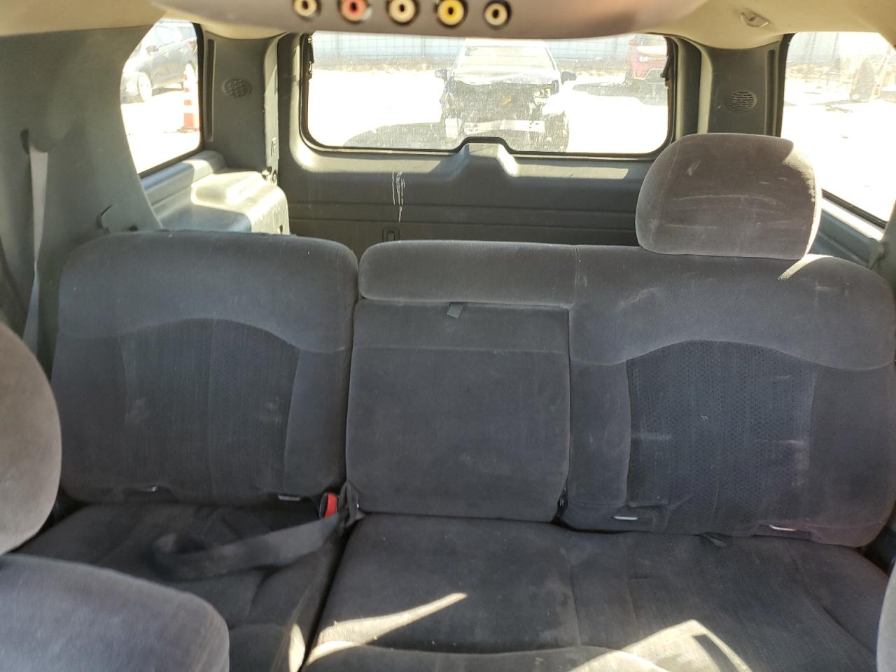 2002 Chevrolet Tahoe C1500 VIN: 1GNEC13V62R212045 Lot: 85407685