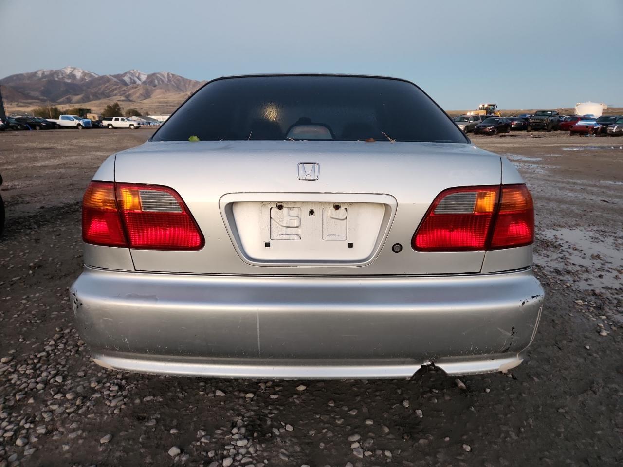 2000 Honda Civic Base VIN: 2HGEJ6616YH604781 Lot: 87376895