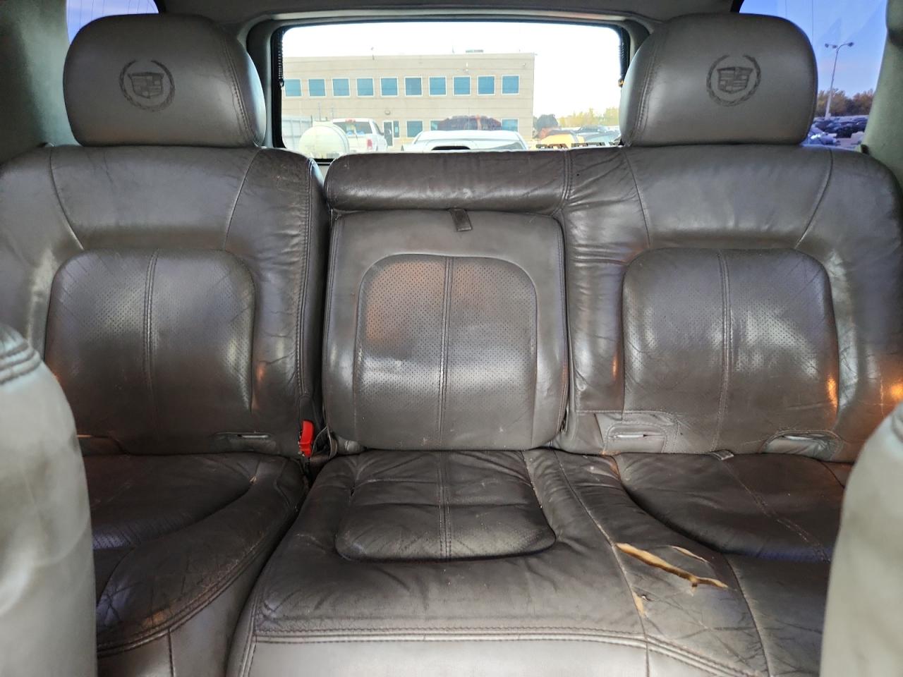 2002 Cadillac Escalade Luxury VIN: 1GYEK63N02R166148 Lot: 90056235
