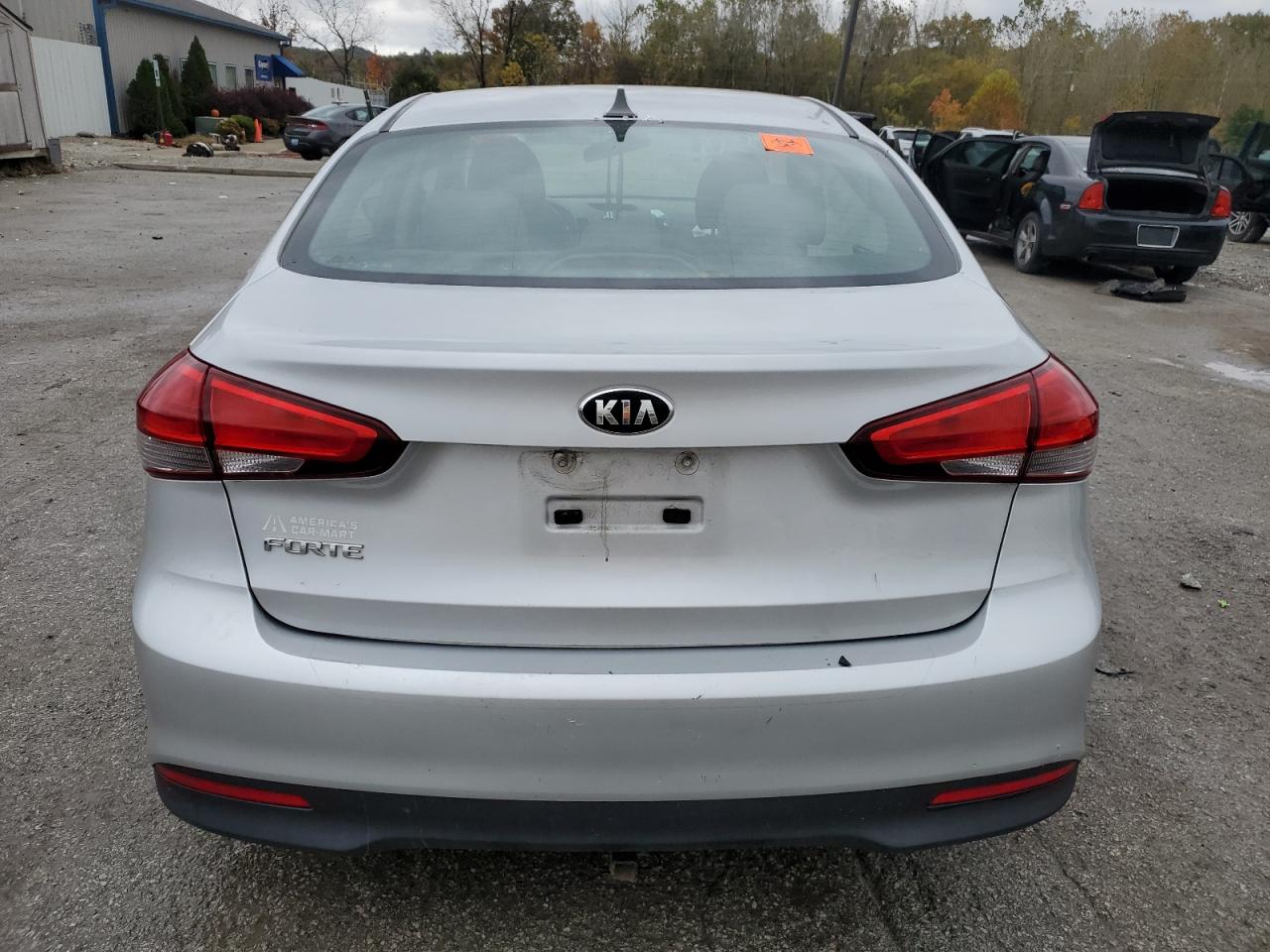 2018 Kia Forte Lx VIN: 3KPFK4A72JE203049 Lot: 90400305