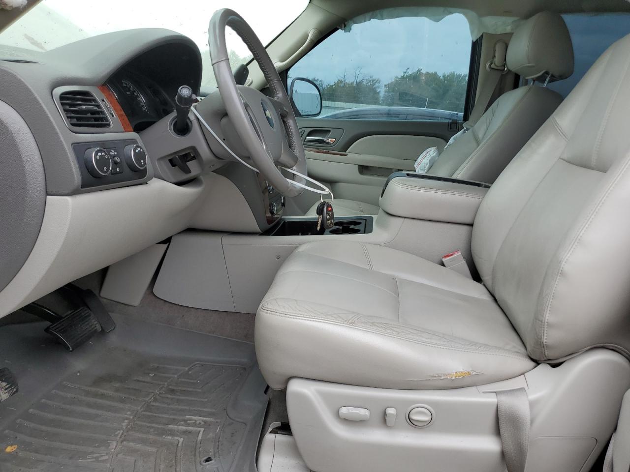 2012 Chevrolet Suburban K1500 Lt VIN: 1GNSKJE71CR127085 Lot: 81921155