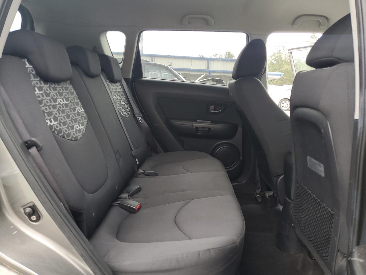 2010 Kia Soul + VIN: KNDJT2A20A7168575 Lot: 82276475