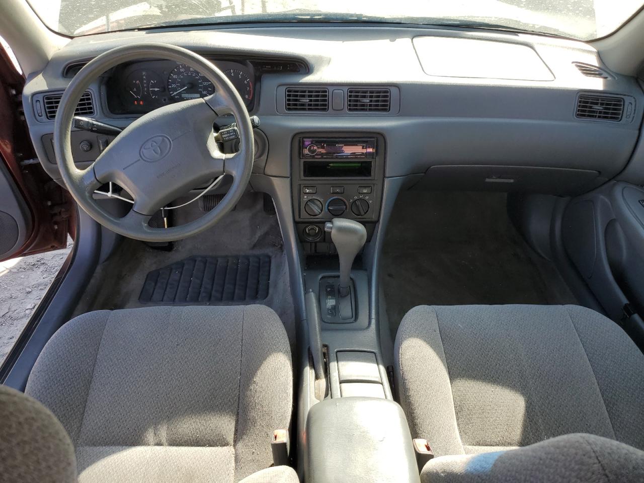 2000 Toyota Camry Ce VIN: JT2BG22K5Y0441013 Lot: 84881445