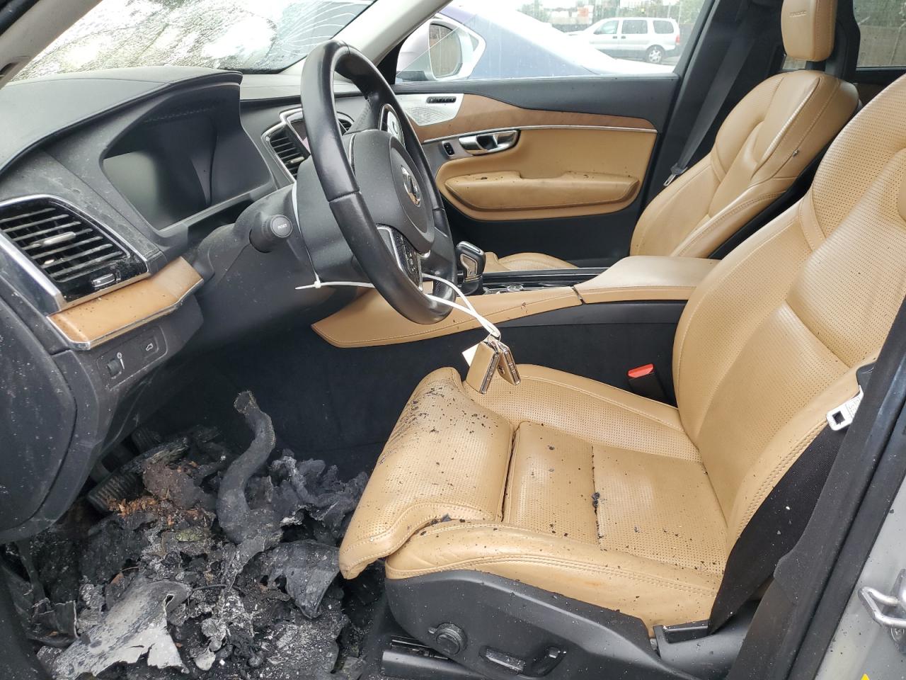 2016 Volvo Xc90 T6 VIN: YV4A22PL8G1036322 Lot: 90913025