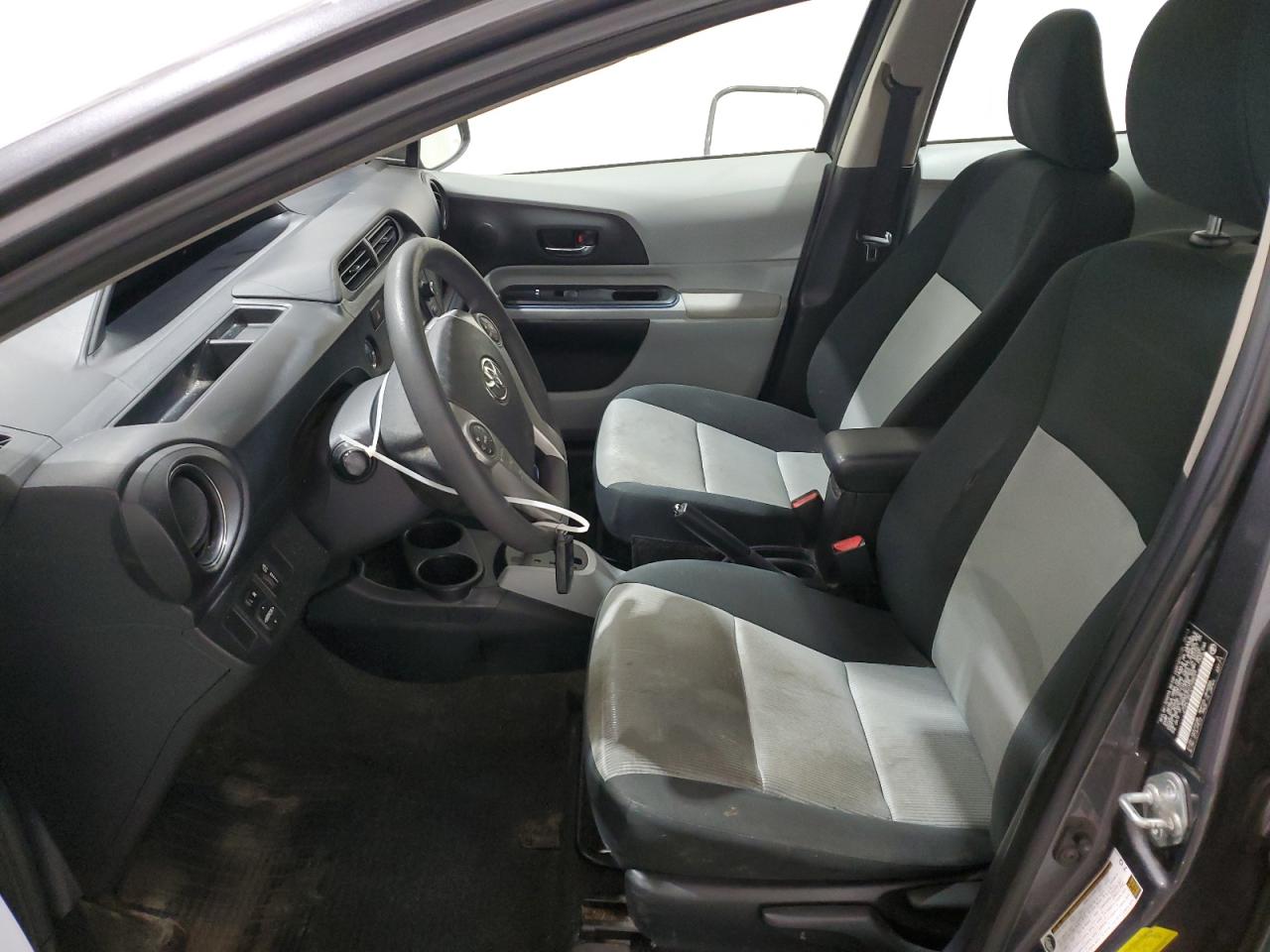 2013 Toyota Prius C VIN: JTDKDTB31D1544299 Lot: 86406555