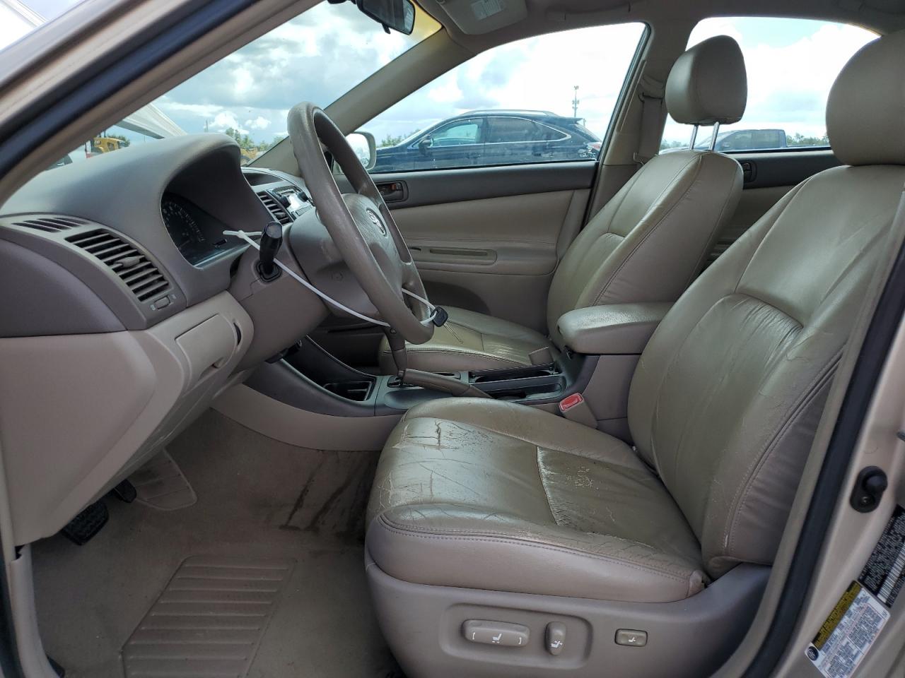 2004 Toyota Camry Le VIN: 4T1BE32K54U885218 Lot: 85596375