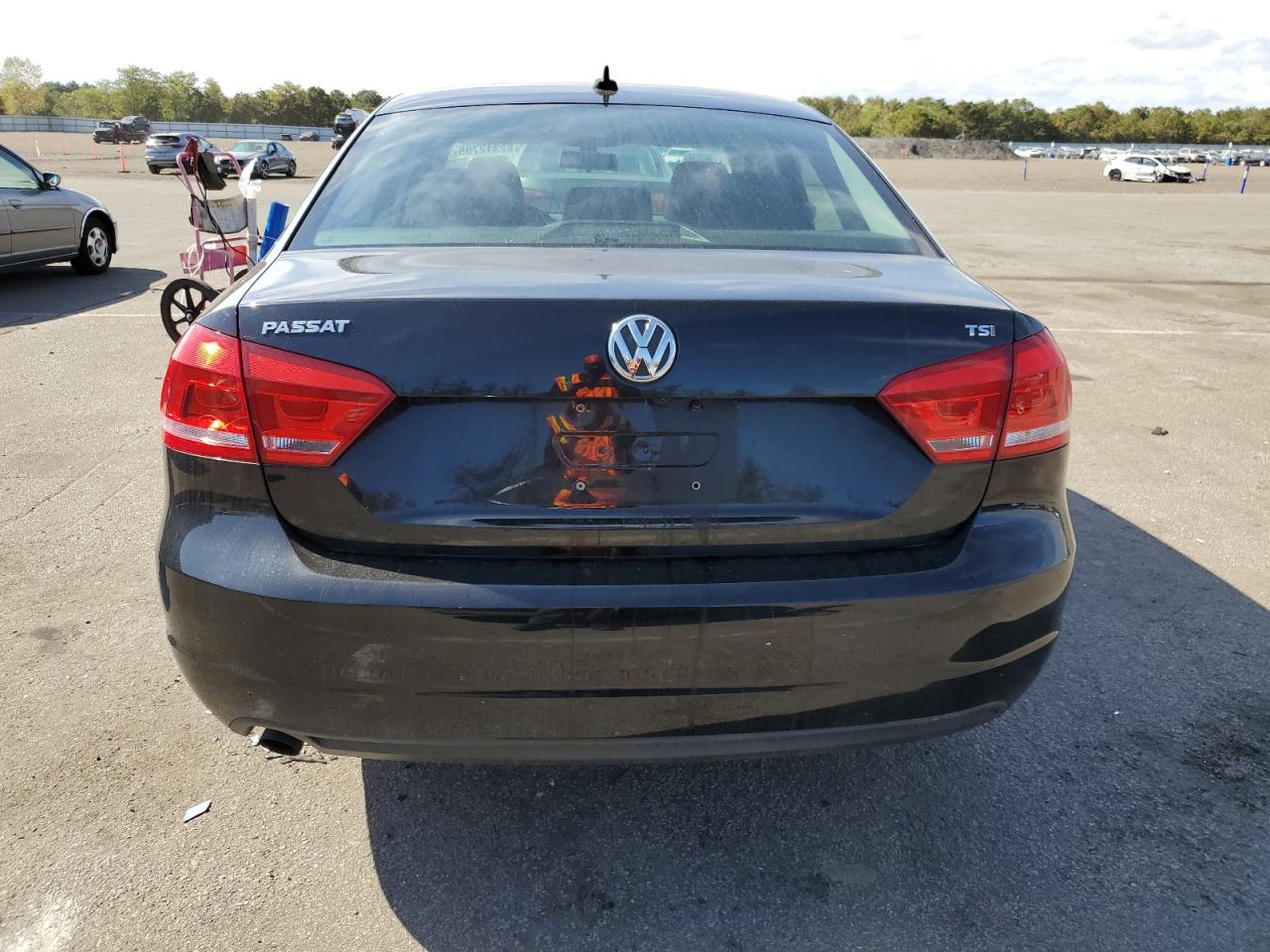 2015 Volkswagen Passat S VIN: 1VWAT7A33FC114589 Lot: 82312795