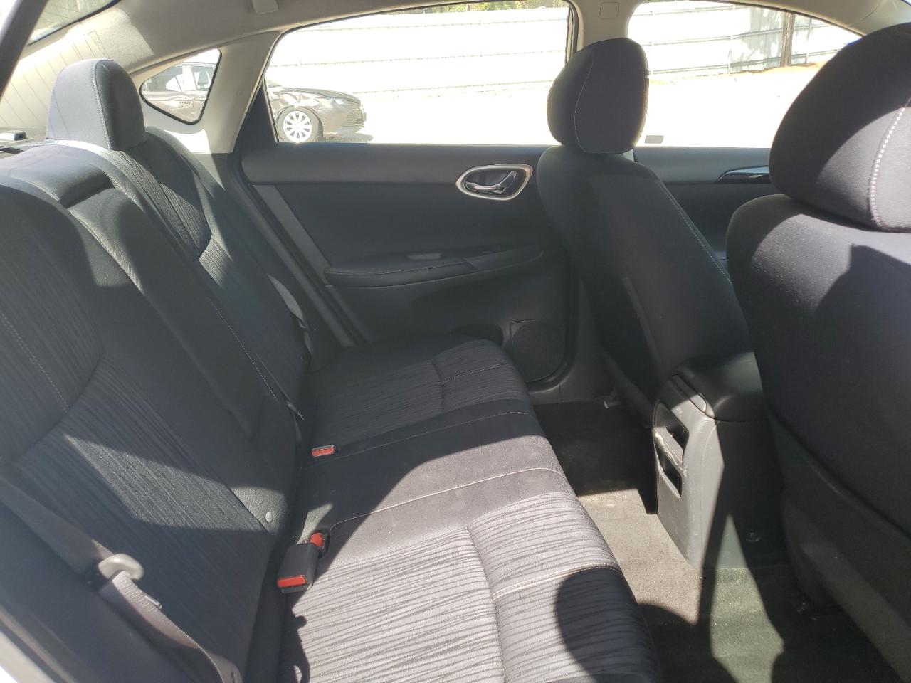 2016 Nissan Sentra S VIN: 3N1AB7AP5GL675779 Lot: 82183975