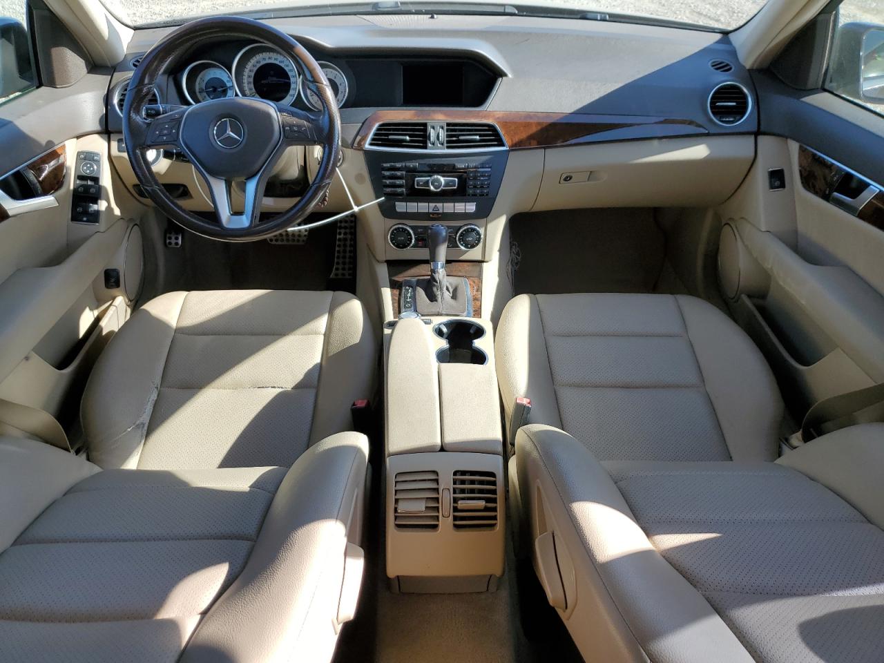 2014 Mercedes-Benz C 250 VIN: WDDGF4HB8EA929113 Lot: 82608035