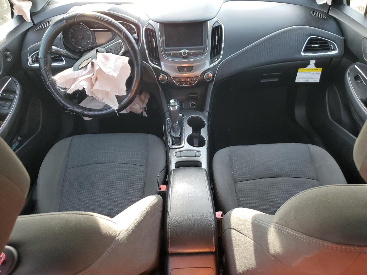 2019 Chevrolet Cruze Lt VIN: 1G1BE5SM1K7100134 Lot: 84522015