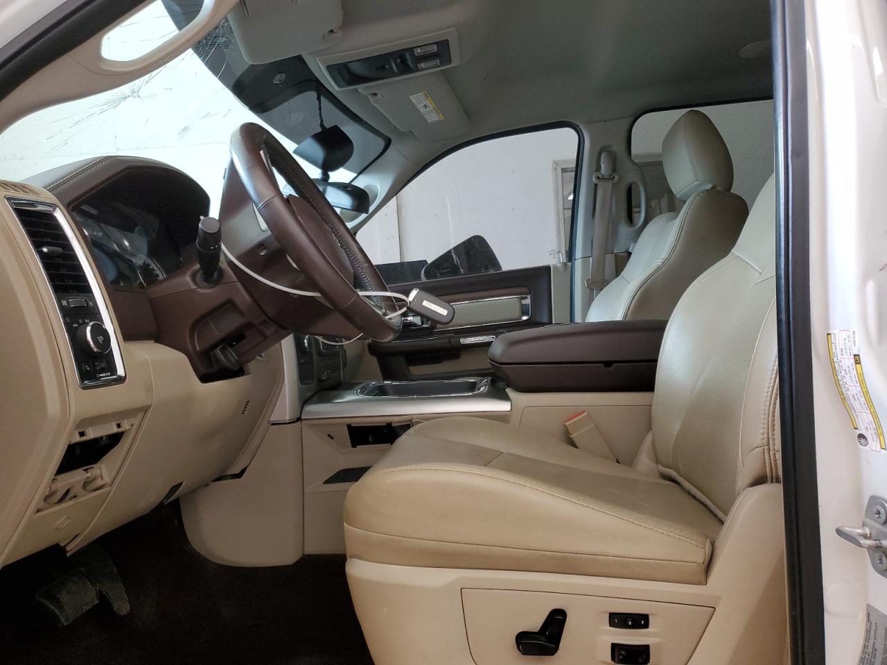 2017 Ram 2500 Laramie VIN: 3C6UR5FL1HG570156 Lot: 89870135