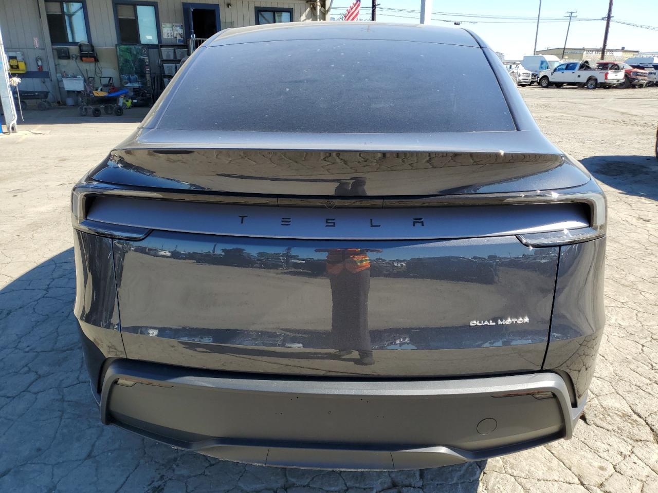 2026 Tesla Model Y VIN: 7SAYGDEE0TF357505 Lot: 87275265