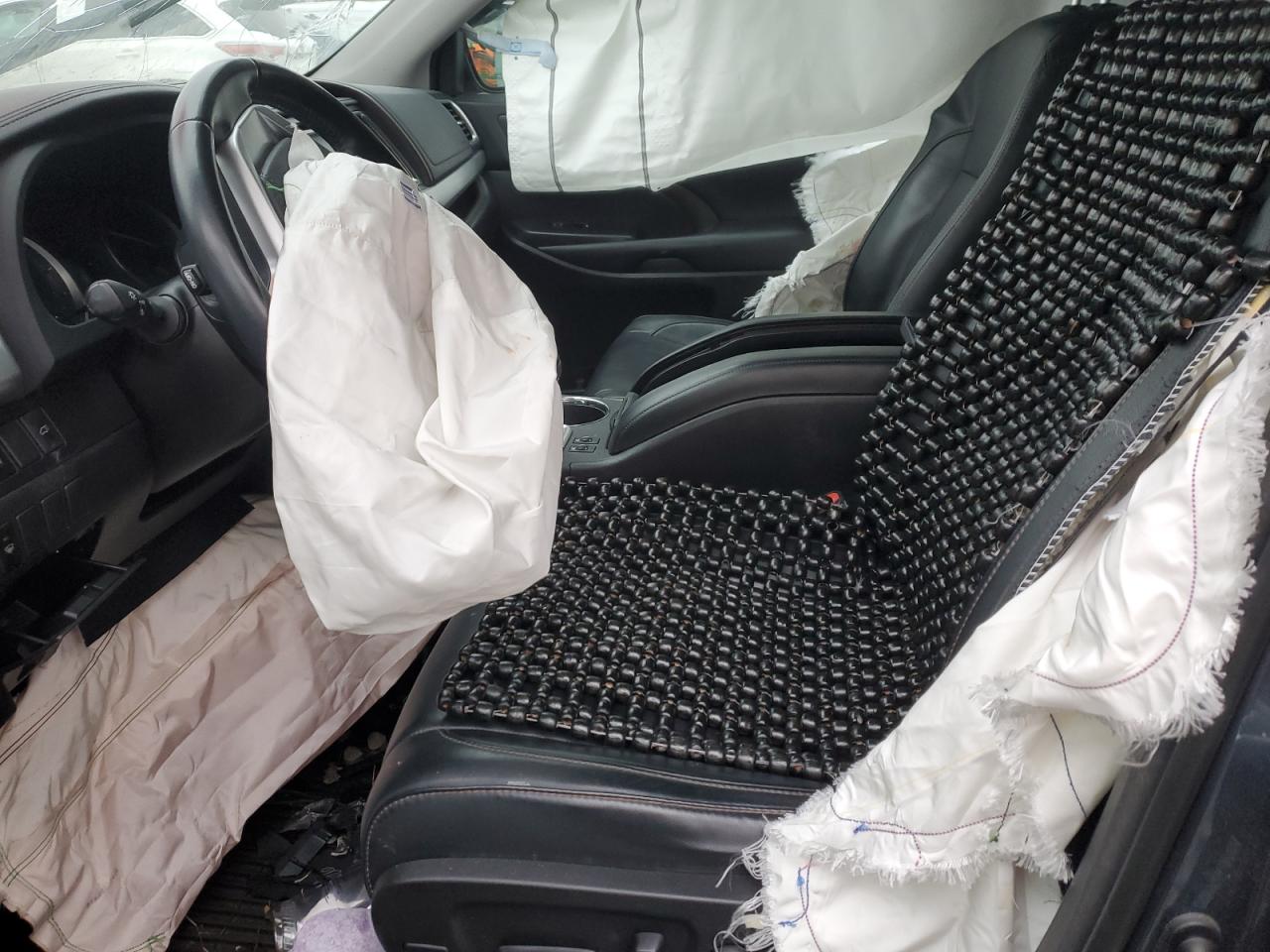 2018 Toyota Highlander Se VIN: 5TDJZRFH8JS846015 Lot: 82750395