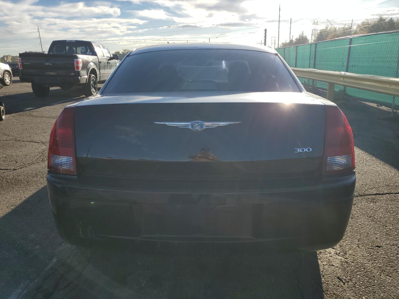 2005 Chrysler 300 VIN: 2C3JA43R65H585712 Lot: 84654725