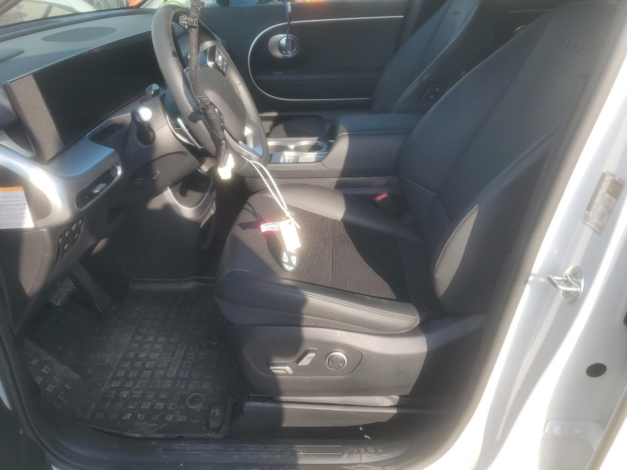 2026 Hyundai Ioniq 9 Sel VIN: 7YAMUFS38TY001766 Lot: 82160575