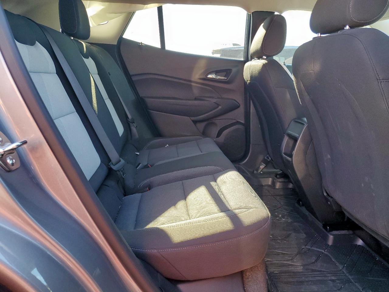 2025 Chevrolet Trax Ls VIN: KL77LFEP4SC320354 Lot: 90903835