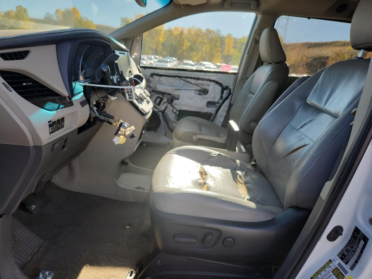 2017 Toyota Sienna Xle VIN: 5TDDZ3DC6HS173396 Lot: 82459485