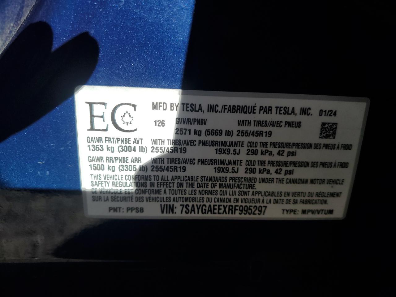 2024 Tesla Model Y VIN: 7SAYGAEEXRF995297 Lot: 85151935