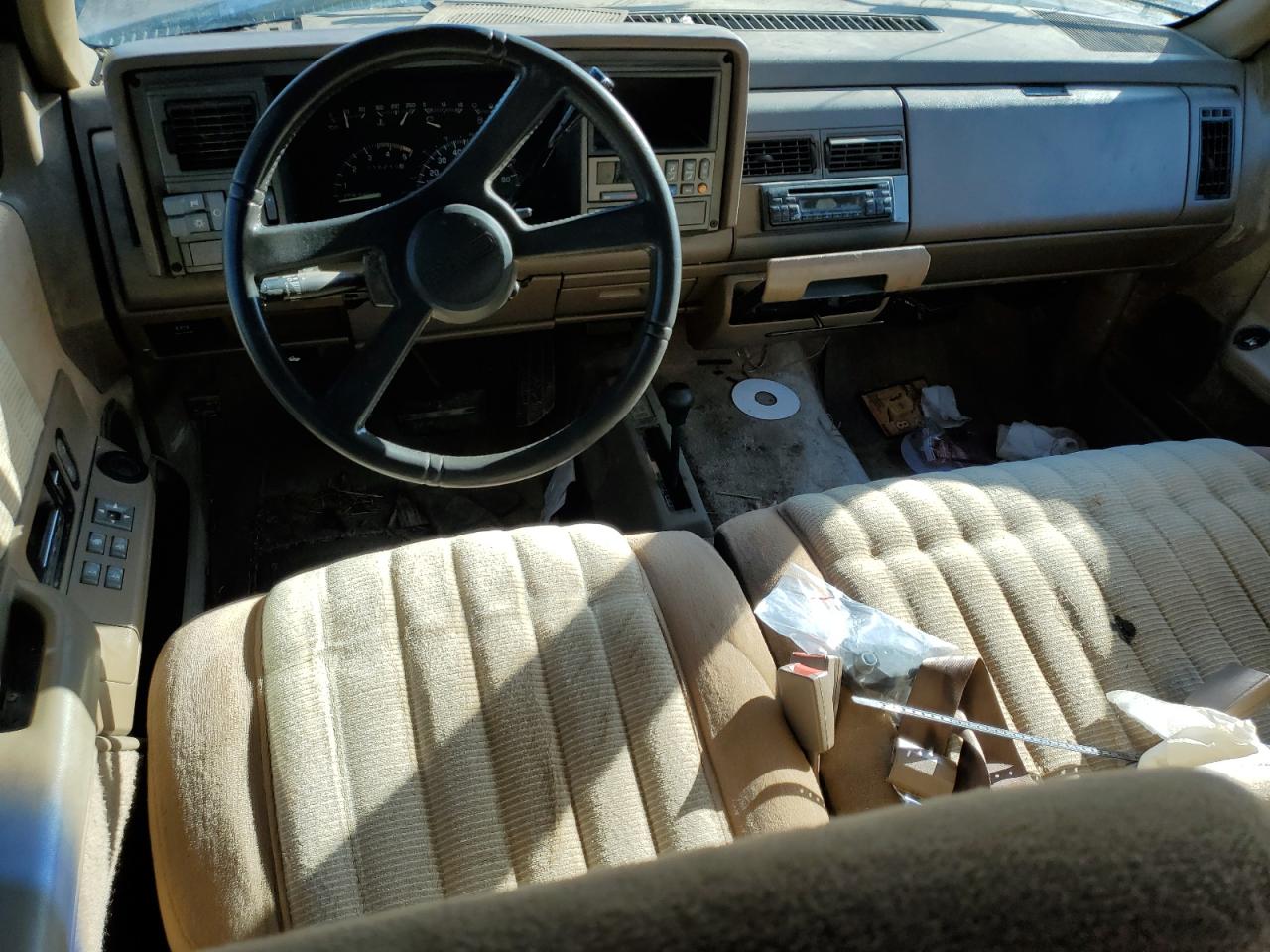 1994 GMC Suburban K2500 VIN: 1GKGK26F4RJ729176 Lot: 85368495