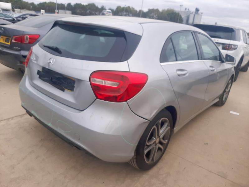 2014 MERCEDES-BENZ A180 BLUEEFFICIENCY SPORT 