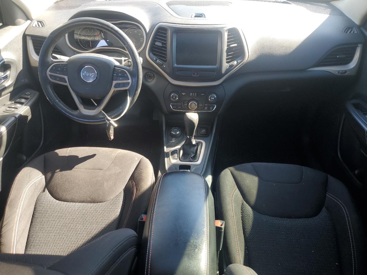 2017 Jeep Cherokee Latitude VIN: 1C4PJMCS9HW568658 Lot: 90342815