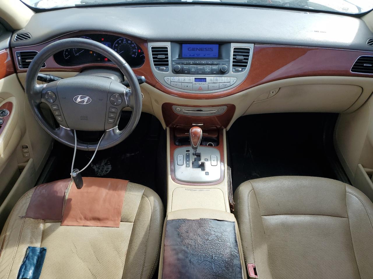 2013 Hyundai Genesis 3.8L VIN: KMHGC4DD9DU245402 Lot: 85743795