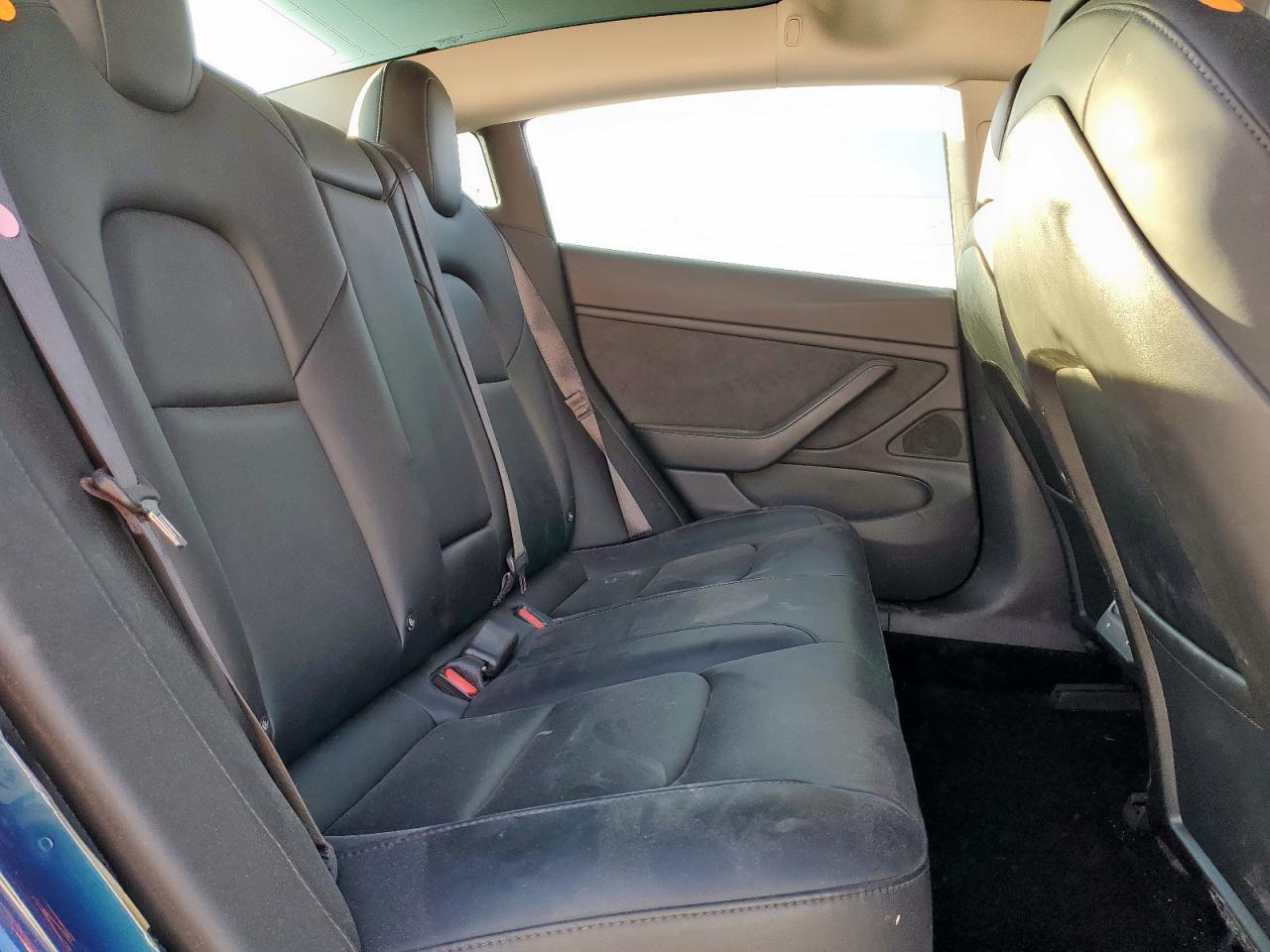 2018 Tesla Model 3 VIN: 5YJ3E1EBXJF105209 Lot: 84451905