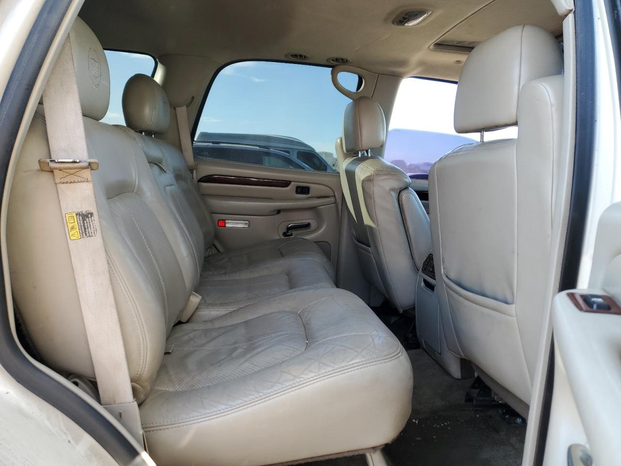 2002 Cadillac Escalade Luxury VIN: 1GYEK63N72R226393 Lot: 87104925
