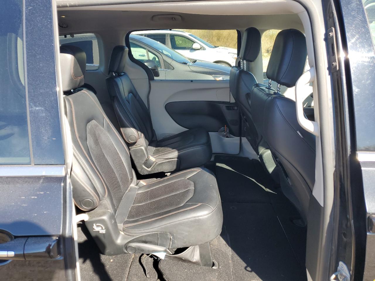 2019 Chrysler Pacifica Touring L VIN: 2C4RC1BG2KR583260 Lot: 85764785