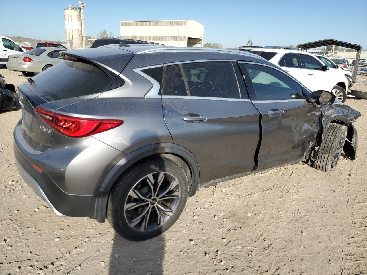 QX30 QX30