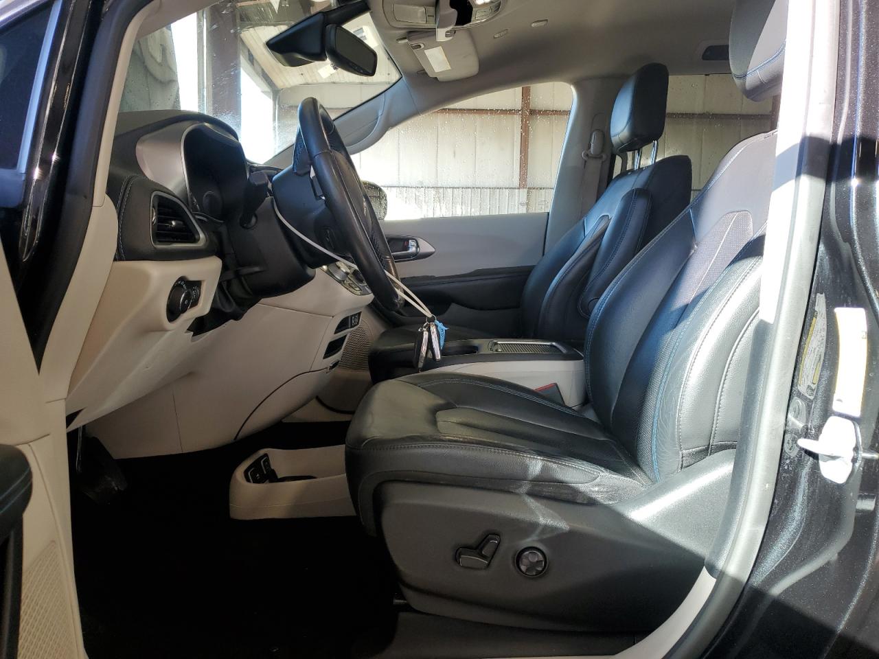 2021 Chrysler Pacifica Touring L VIN: 2C4RC1BG5MR561188 Lot: 84438675